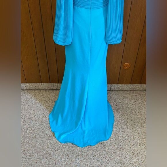 Badgley Mischka Pleated Bodice Plunge Evening Gown size 8 - Picture 12 of 16